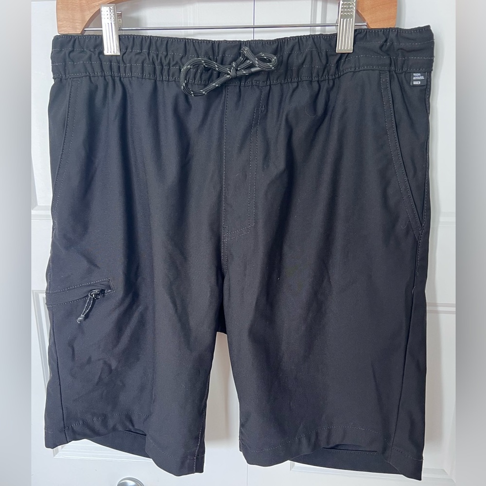 Men's Athletic Black Shorts with Zipper Pocket